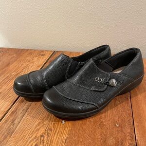 Clarks Cheyn Onyx Slip-On Loafers – Women’s Black Leather (8.5)